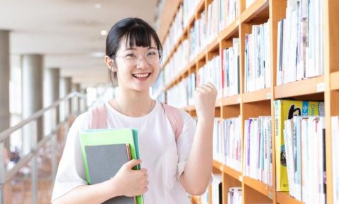 六力学校维多利亚预备课程中心2025年升学成果与秋招计划